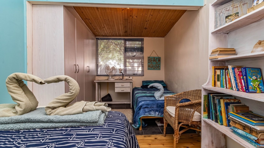 4 Bedroom Property for Sale in Perlemoenbaai Western Cape